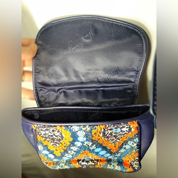 Vera Bradley Crossbody - Picture 5 of 6